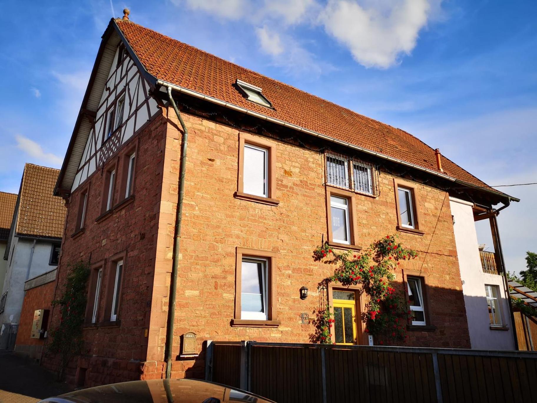 Gemuetliches Sandsteinhaus Buergstadt Ruang foto